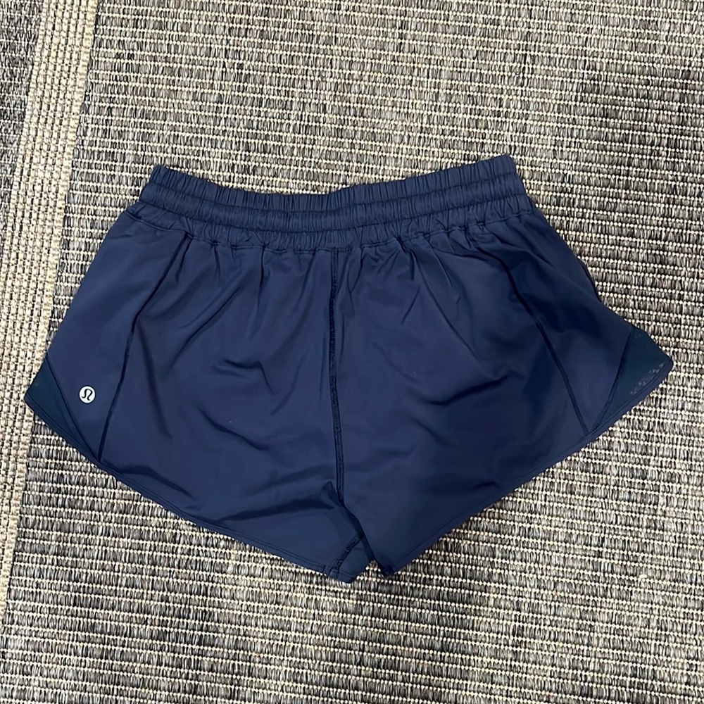 Lululemon Hotty Hot Shorts - Size 8 - Excellent Condition